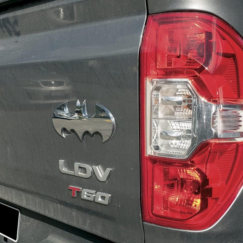 Fan Emblems Batman 3D Car Badge - 1989 Batwing Logo - Large (Chrome: 7.3 x 3.6 x 0.4 inches) - Image 3